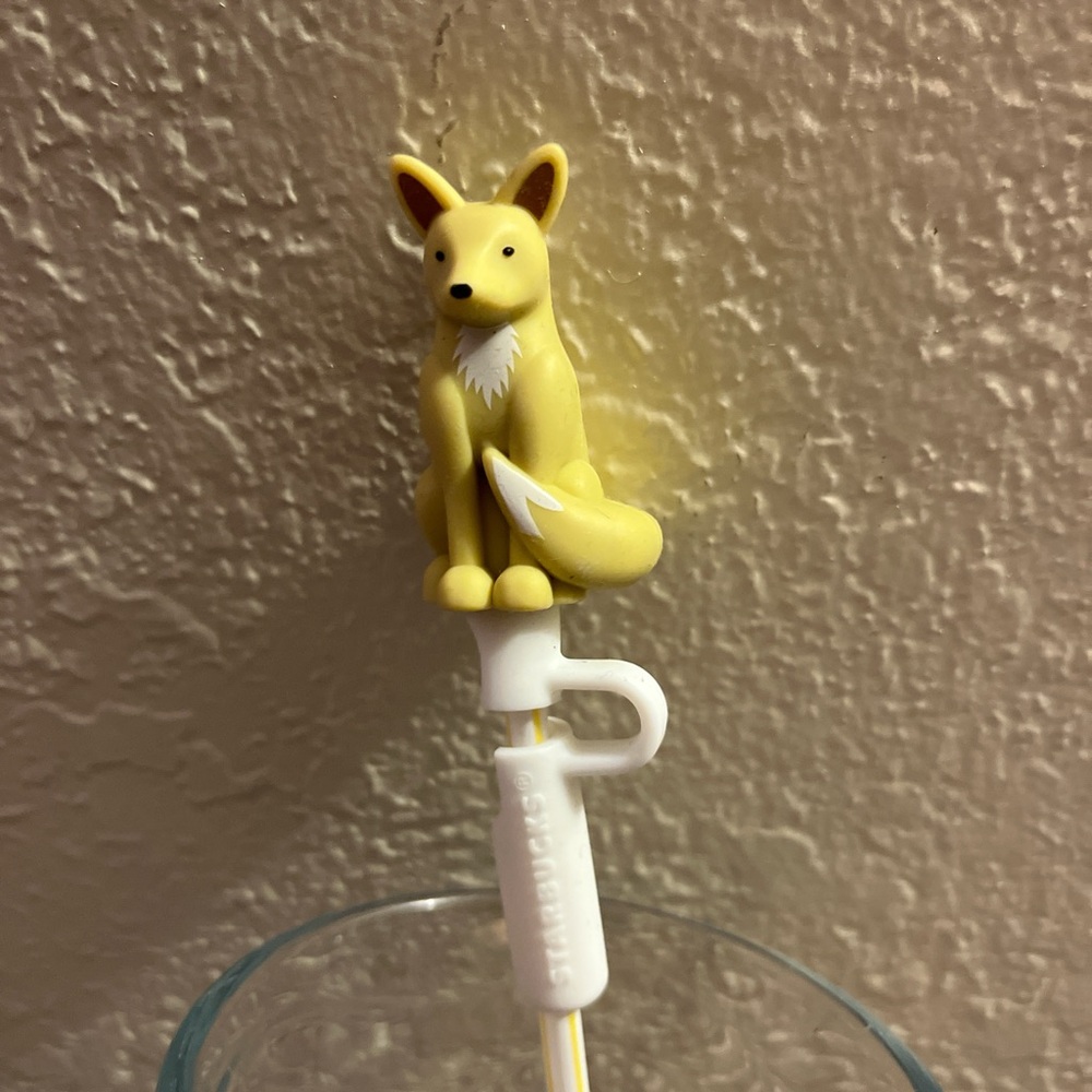 Yellow Fox Straw Topper